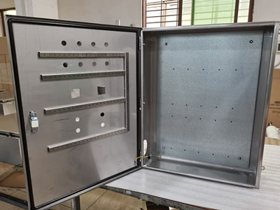 Gabinete eléctrico para equipo de desinfección y purificación